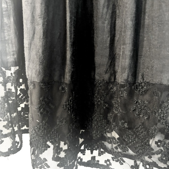 Gorgeous Velvet by graham &spencer black dress - Picture 6 of 8